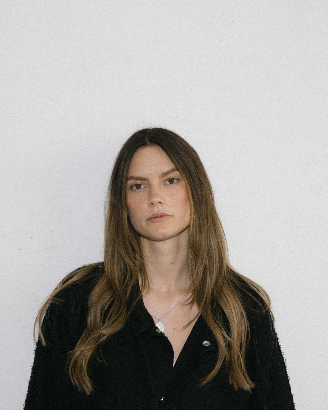 Portrait of Artist Vivian Bénard at Notagallery in Berlin-Kreuzberg