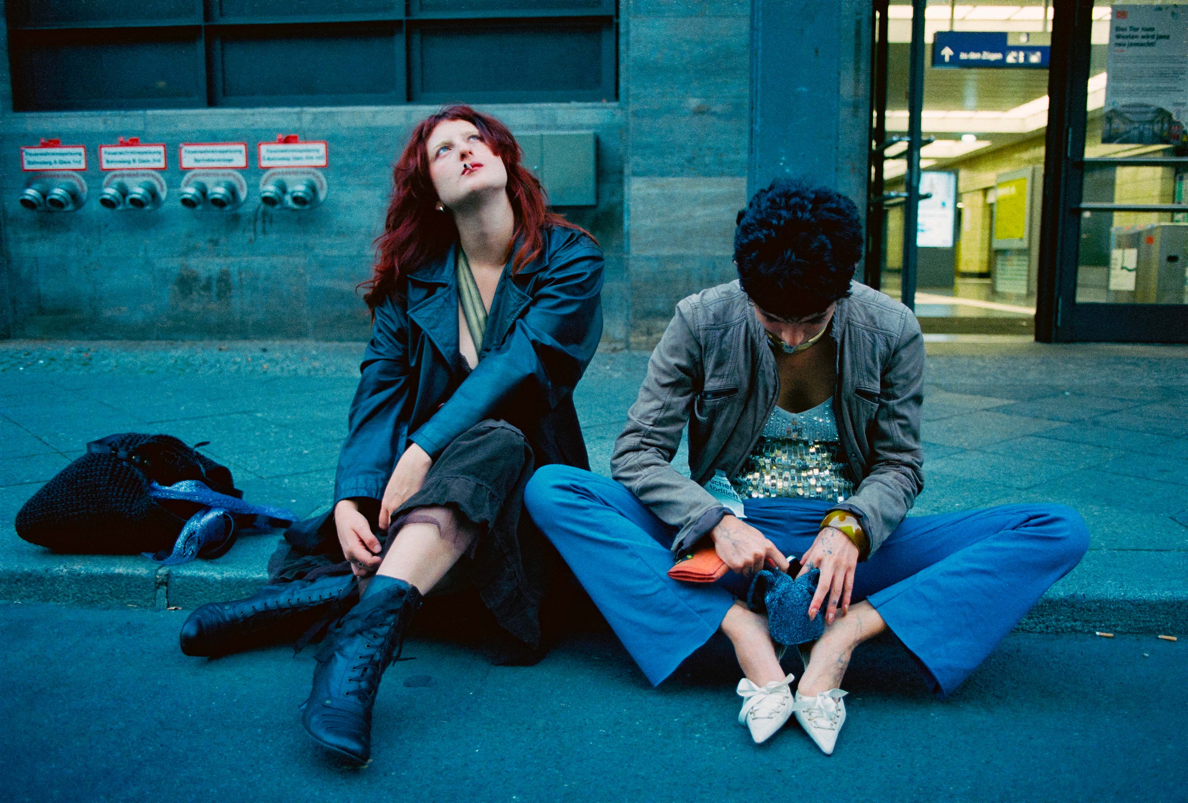 Lucila and Josefina at Zoologischer Garten Station