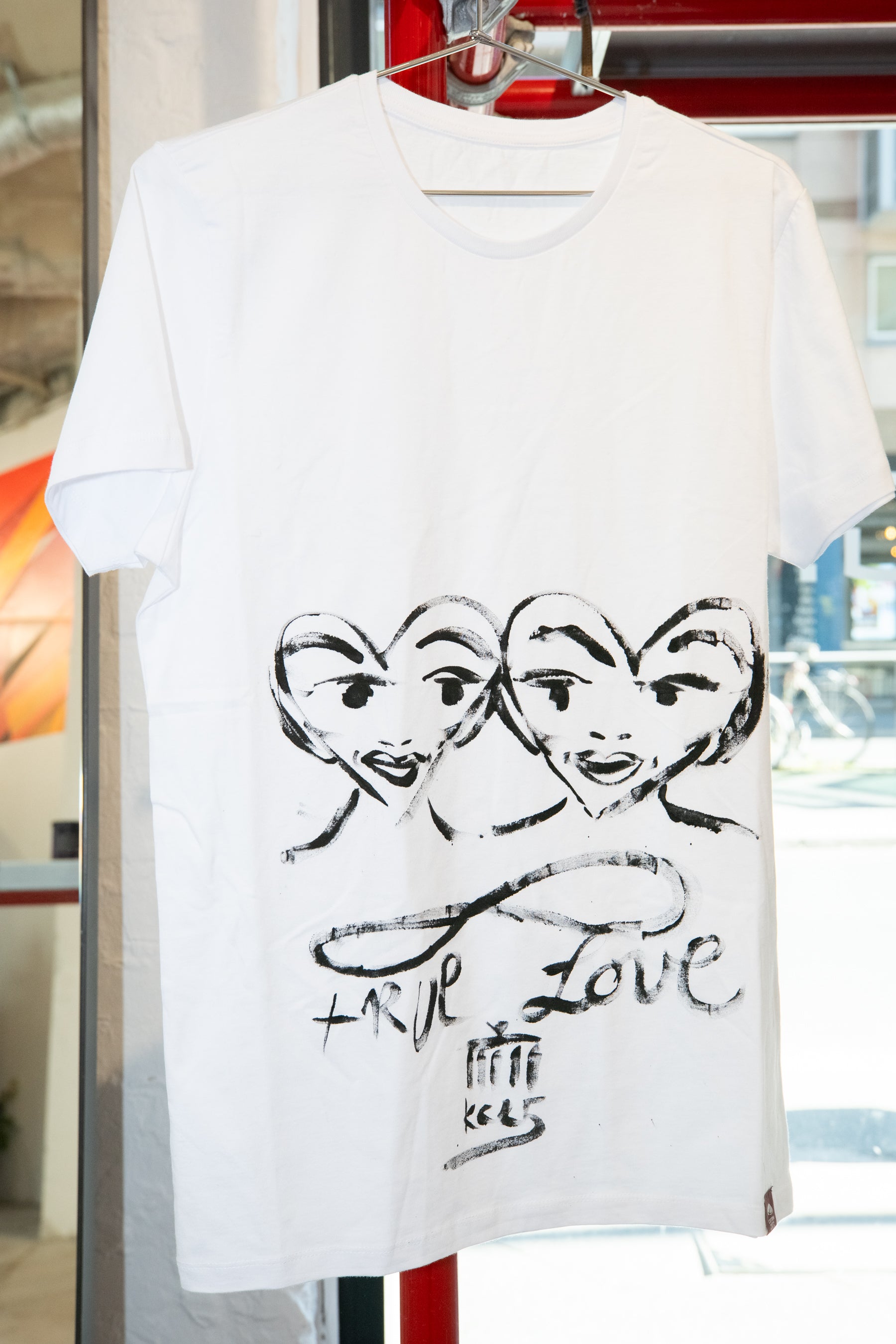 T-shirt Artwork at Notagallery in Berlin-Kreuzberg Checkpoint Charlie